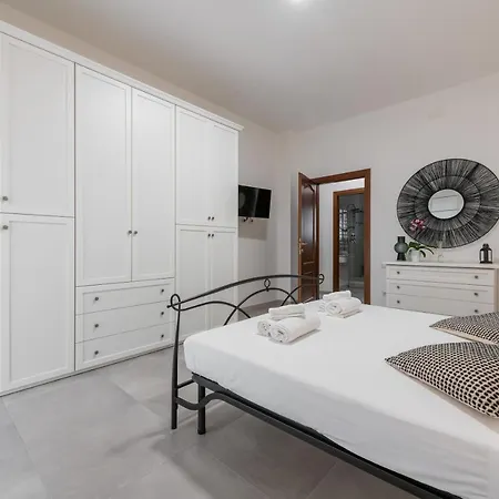 Corelli Apartment *